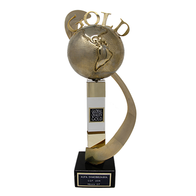 Miniatura de trofeo Global Quality Gold